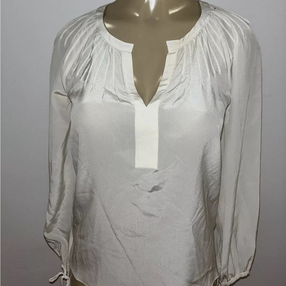 Lilly Pulitzer Tops - Lily Pulitzer silk ivory blouse size xxs
